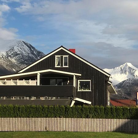 Villa Åndalsnes Exterior foto