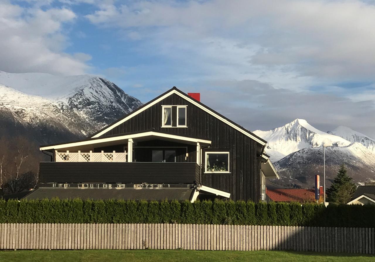 Villa Åndalsnes Exterior foto